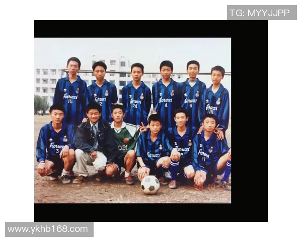 足球小张哥的传奇之路:从草根球员到职业联赛的奋斗故事