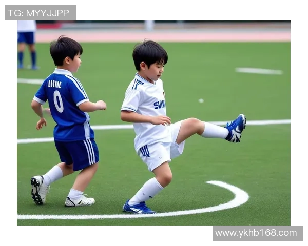 足球大小将：从青训到职业赛场的成长之路与挑战解析